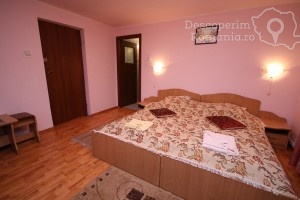 Vila-Remmar-din-Ciungetu-Valcea-Valea-Lotrului-DescoperimRomania-200-300x200 vila-remmar-din-ciungetu-valcea-valea-lotrului-descoperimromania-200