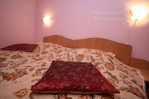 Vila-Remmar-din-Ciungetu-Valcea-Valea-Lotrului-DescoperimRomania-209-300x200 vila-remmar-din-ciungetu-valcea-valea-lotrului-descoperimromania-209