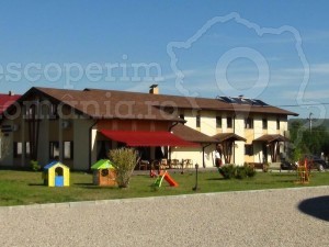COMPLEX-TURISTC-FOREST-ECVESTRU-1-300x225 COMPLEX TURISTC FOREST ECVESTRU (1)
