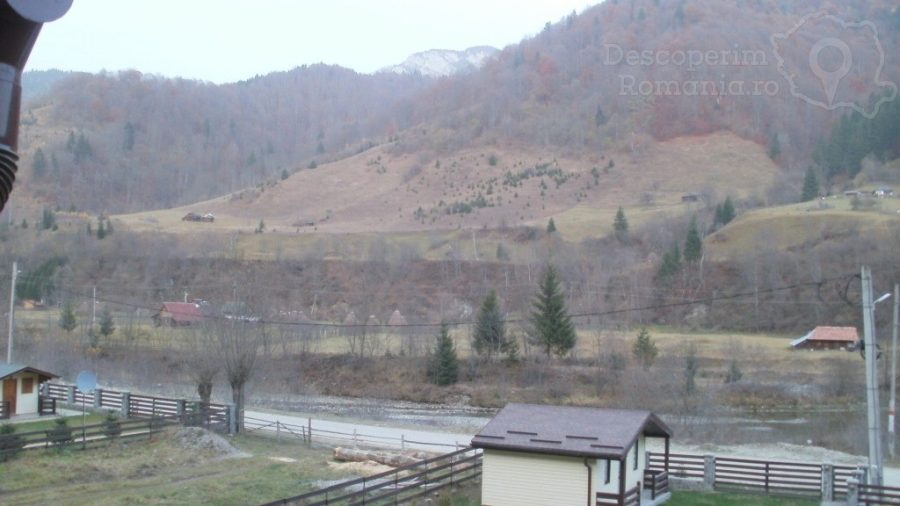 Casa-de-vacanta-Rustic-5-900x506 ???????????????????????????????