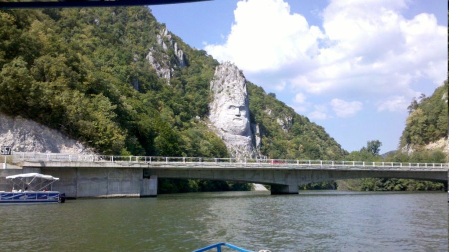 Cazanele-Dunarii_Statuia-Decebal-900x505 Cazanele Dunarii