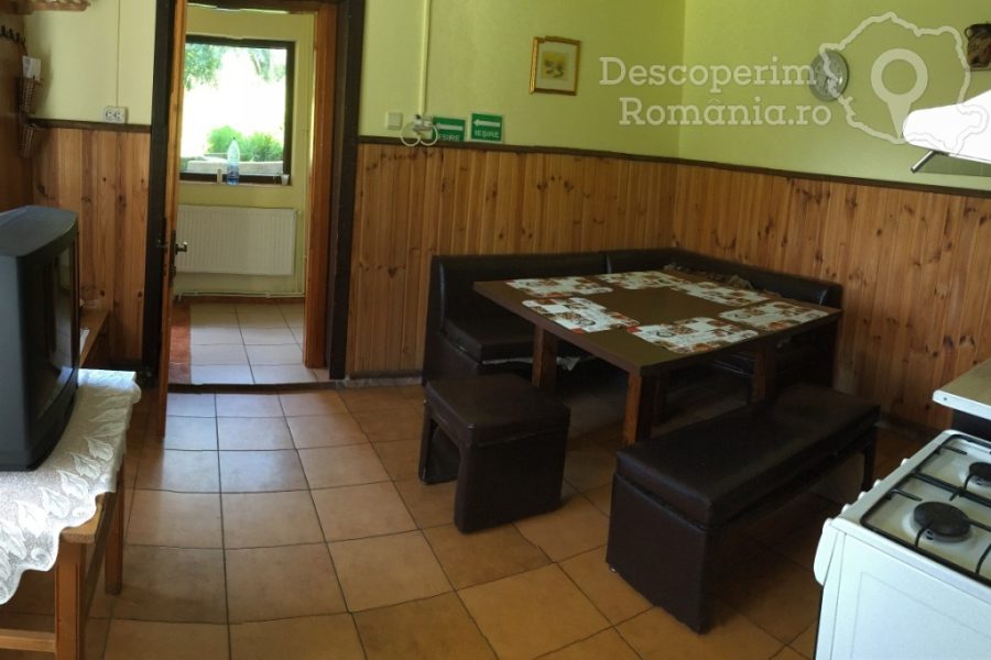 Cazare-la-Casa-de-vacanta-Lucian-din-Gura-Humorului-Suceava-Bucovina-15-900x600 Cazare la Casa de vacanta Lucian din Gura Humorului - Suceava - Bucovina (15)