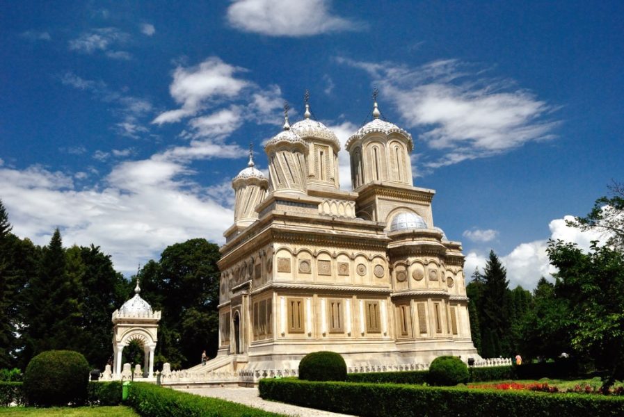Muntenia-Manastirea-Curtea-de-Arges-897x600 Muntenia-Manastirea-Curtea-de-Arges
