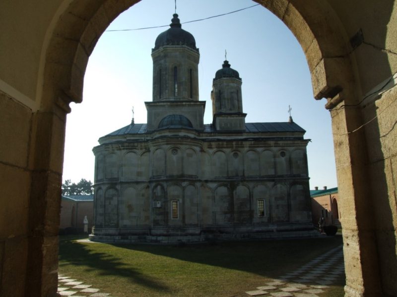 Muntenia-Manastirea Dealu