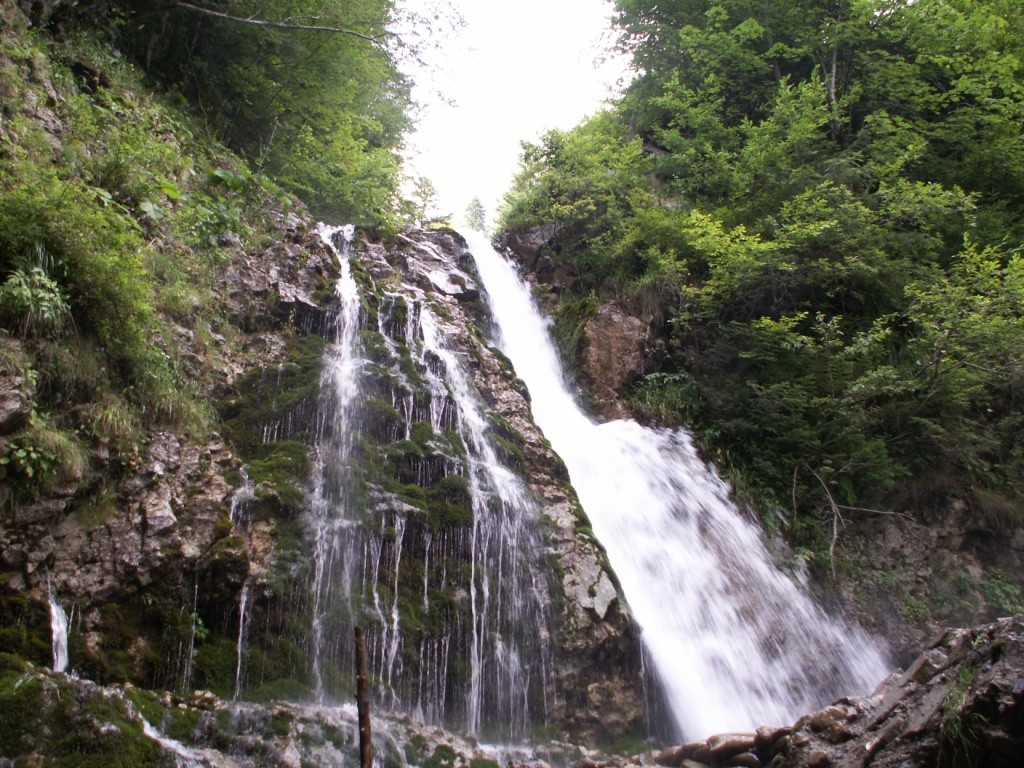 Munții Bucegi_cascada-urlatoarea