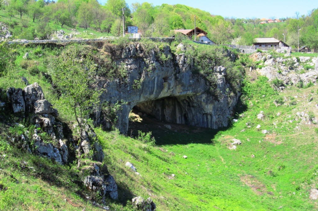 Oltenia_Podul-lui-Dumnezeu Marele profesor, protopsalt Anton Pann