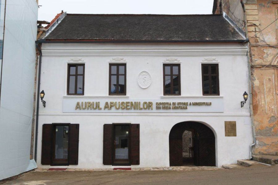 Valea-Arieșului_Roșia-Montană-900x600 Valea-Arieșului_Roșia-Montană