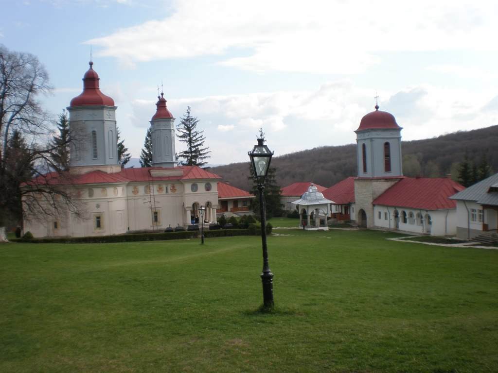 Valea Buzăului_Manastirea-Valea Buzaului_Ciolanu