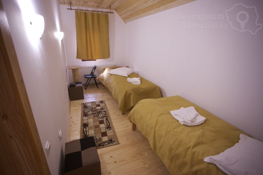 Cabana-Cristian-din-Horezu-6-900x600 Cabana Cristian din Horezu (6)