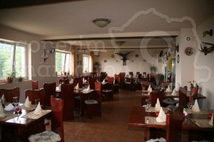 Cabana-Edelweiss-din-Straja-10-300x200 Cabana Edelweiss din Straja (10)