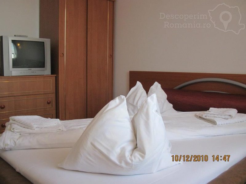 Cabana-Edelweiss-din-Straja-5-800x600 Cabana Edelweiss din Straja (5)