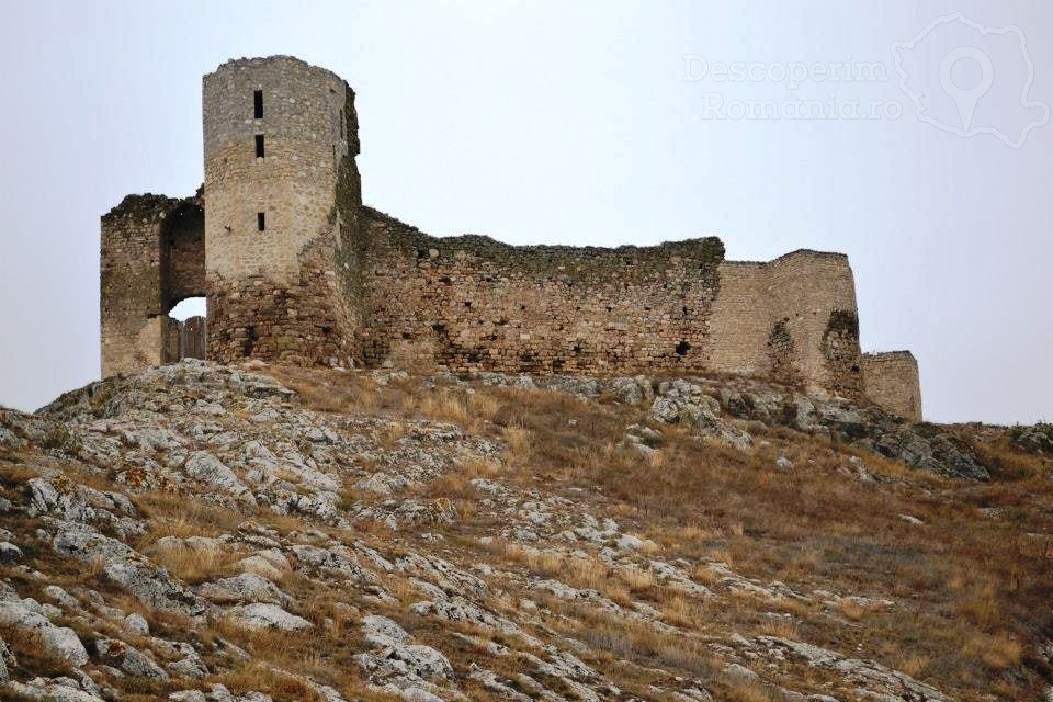 Cetatea-Enisala-din-Tulcea Ravensca – doar natura, cerul şi Dumnezeu