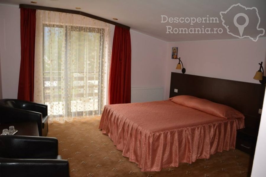 Casa-Ligiana-din-Poiana-Tapului-Prahova-Valea-Prahovei-6-900x600 Casa Ligiana din Poiana Tapului - Prahova - Valea Prahovei (6)