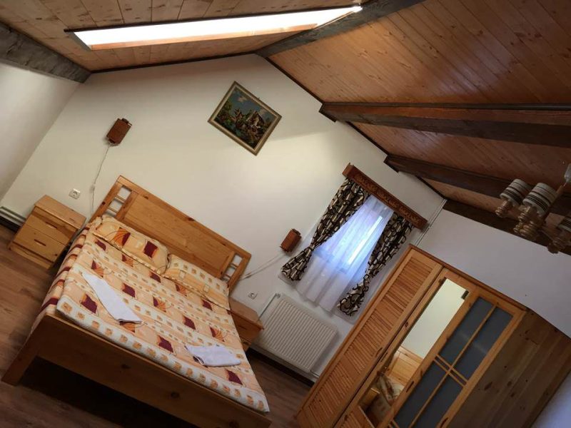 Cazare-la-Cabana-Montana-din-Borlova-Banat-10-800x600 Cazare la Cabana Montana din Borlova - Banat (10)