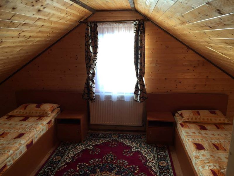 Cazare-la-Cabana-Montana-din-Borlova-Banat-13-800x600 Cazare la Cabana Montana din Borlova - Banat (13)