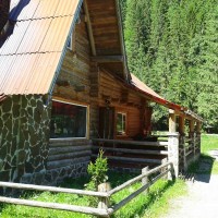 Cabana Pasu Lupului din Broșteni