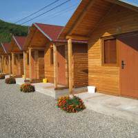 Cazare la Camping Căsuțele Cascada Crișului din Vadu Crișului