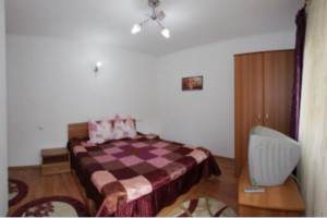 Cazare-la-Casa-Paraul-Dorului-din-Sinaia-Valea-Prahovei-19-300x200 Cazare la Casa Paraul Dorului din Sinaia - Valea Prahovei (19)