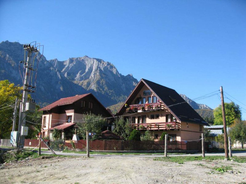 Cazare-la-Casa-Topliceanu-din-Busteni-Valea-Prahovei-22-800x600 Cazare la Casa Topliceanu din Busteni -  Valea Prahovei (22)