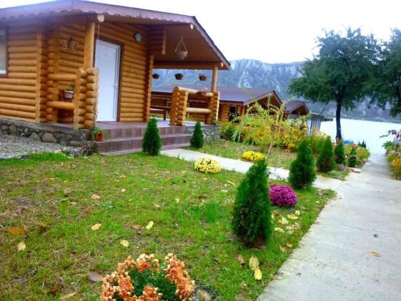 Cazare-la-Casuta-Alexia-din-Dubova-Cazanele-Dunarii-3-800x600 Cazare la Casuta Alexia din Dubova - Cazanele Dunarii (3)