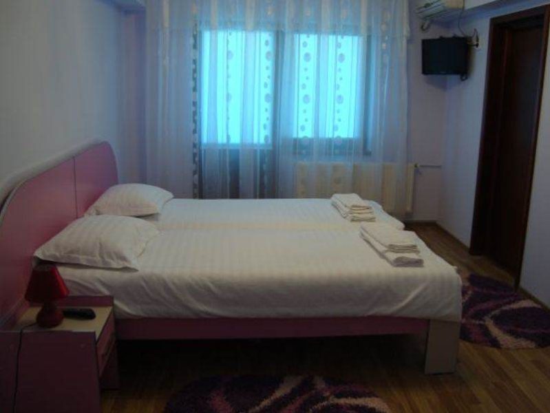 Hotel Mărțișorul – Cameră dublă matrimonială fără baie