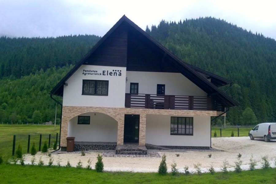 Cazare-la-Pensiunea-Agroturistica-Elena-din-Panaci-Suceava-Bucovina-1-900x600 Cazare la Pensiunea Agroturistica Elena din Panaci - Suceava - Bucovina (1)