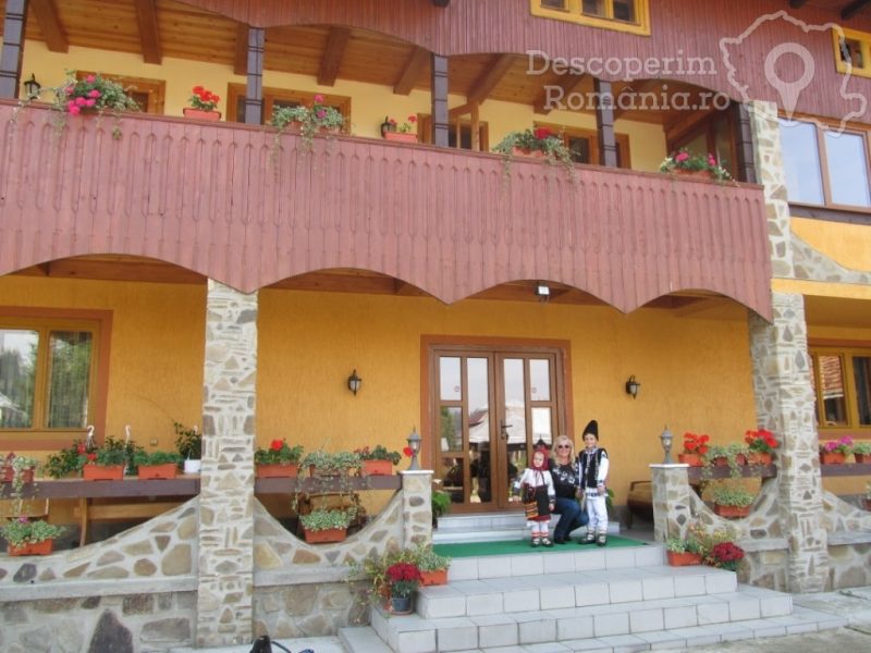 Cazare-la-Pensiunea-Colt-de-Bucovina-din-Voronet-Suceava-Bucovina-4-800x600 Cazare la Pensiunea Colt de Bucovina din Voronet - Suceava  - Bucovina (4)