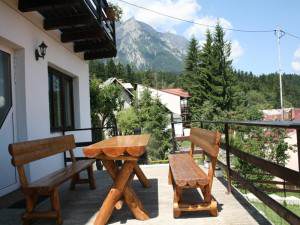 Cazare-la-Vila-Jepi-din-Busteni-Valea-Prahovei-3-300x225 Cazare la Vila Jepi din Busteni - Valea Prahovei (3)