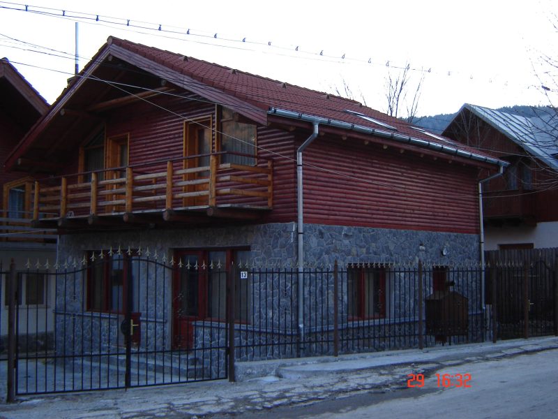Cazare-la-Vila-Ralu-din-Sinaia-Valea-Prahovei-2-800x600 Cazare la Vila Ralu din Sinaia - Valea Prahovei (2)