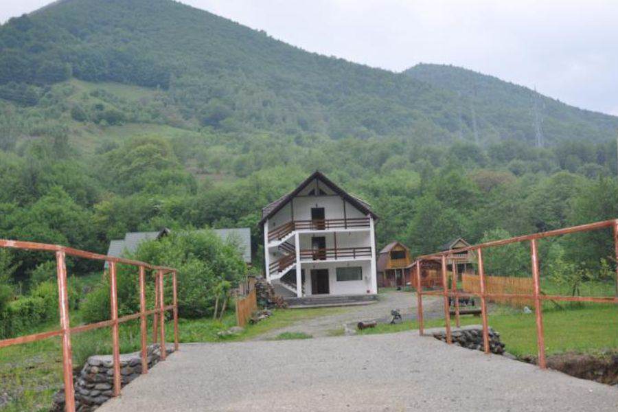 Casa Ardeleana din Lotrioara