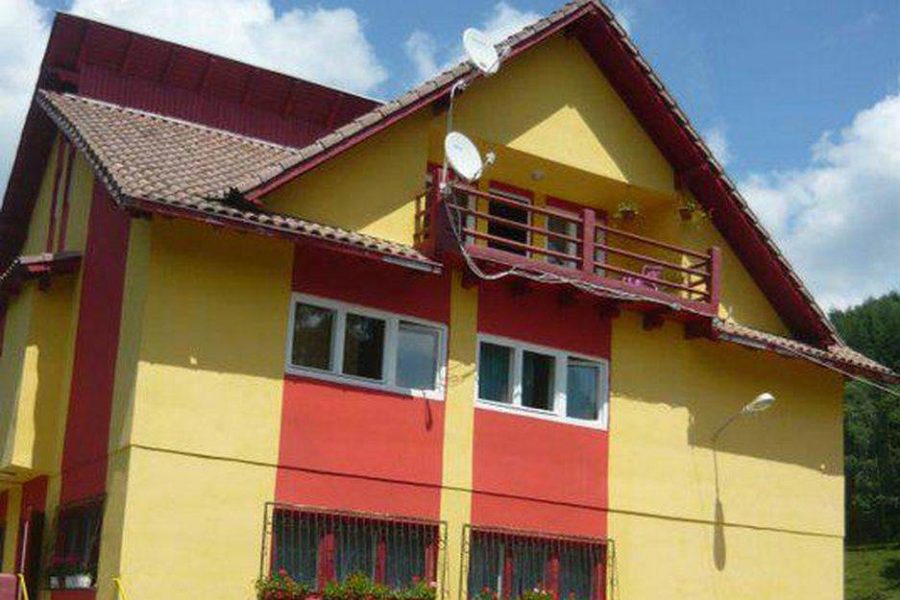 Cazare-la-Casa-de-vacanță-Stifler-din-Tesila-Valea-Prahovei-1-900x600 Cazare la Casa de vacanță Stifler din Tesila - Valea Prahovei (1)