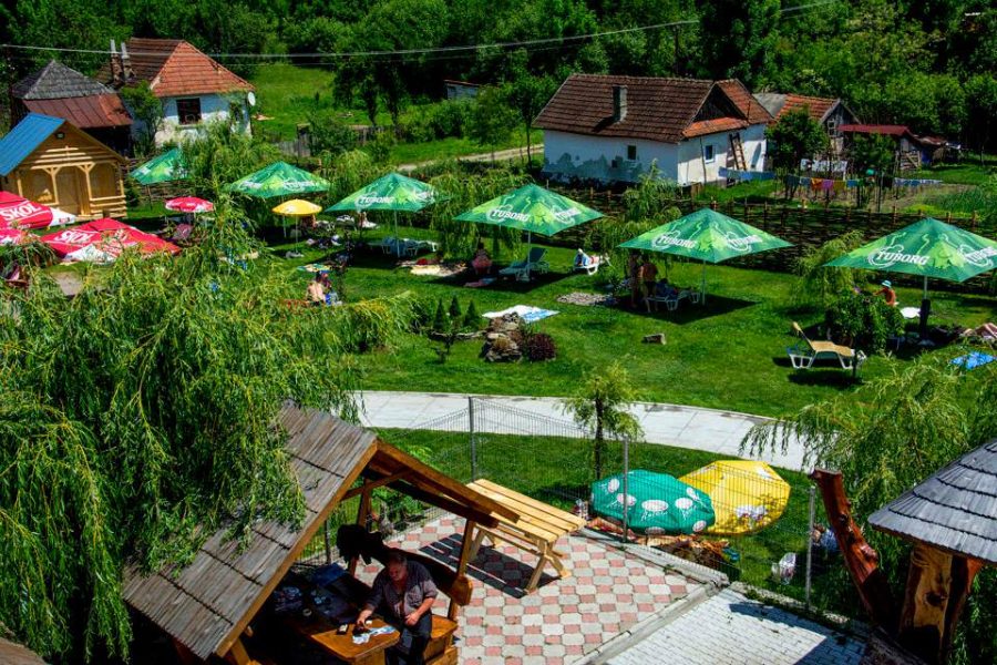 Cazare-la-Complex-Turistic-Lacul-Sarat-din-Ocna-Sugatag-Maramures-2-900x600 Cazare la Complex Turistic Lacul Sarat din Ocna Sugatag - Maramures (2)