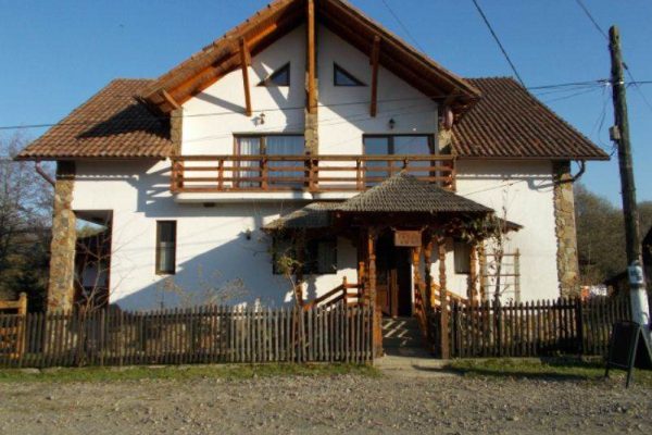 Pensiunea Camping Poieni din Săpânța