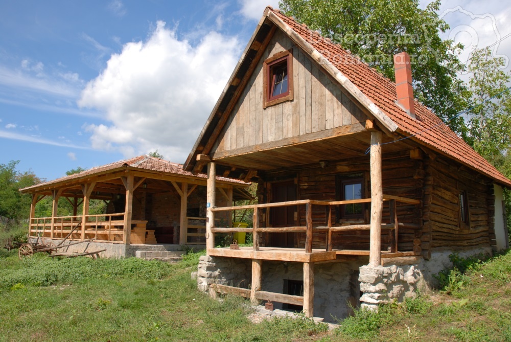 Pensiunea Casa Criss din Densuș