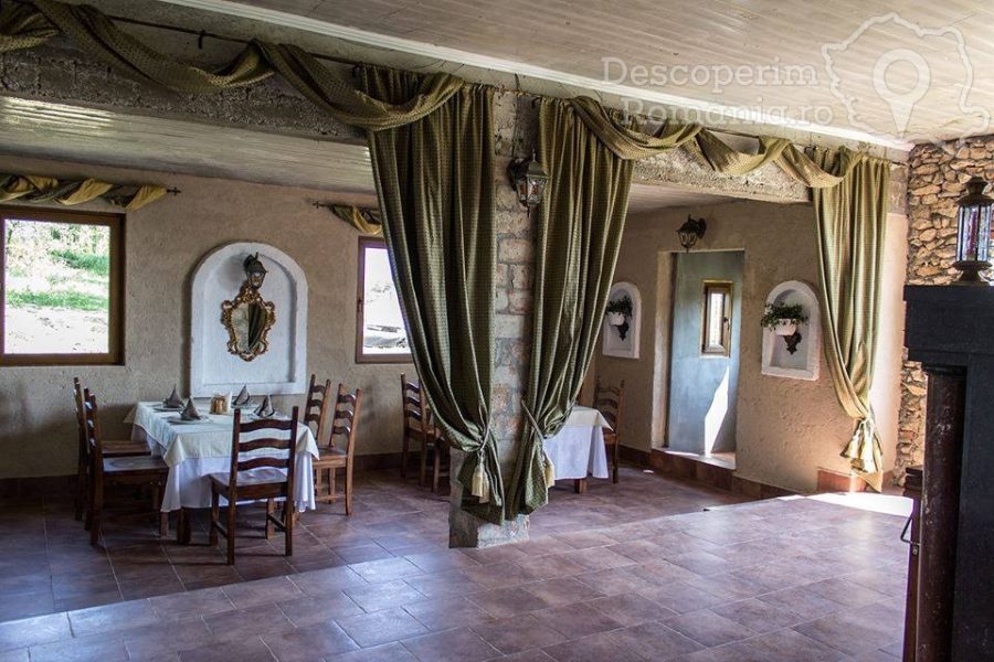 Cazare-la-Castelul-Lupilor-din-Chimindia-Hunedoara-Transilvania-47-900x600 Cazare la Castelul Lupilor din Chimindia - Hunedoara - Transilvania (47)