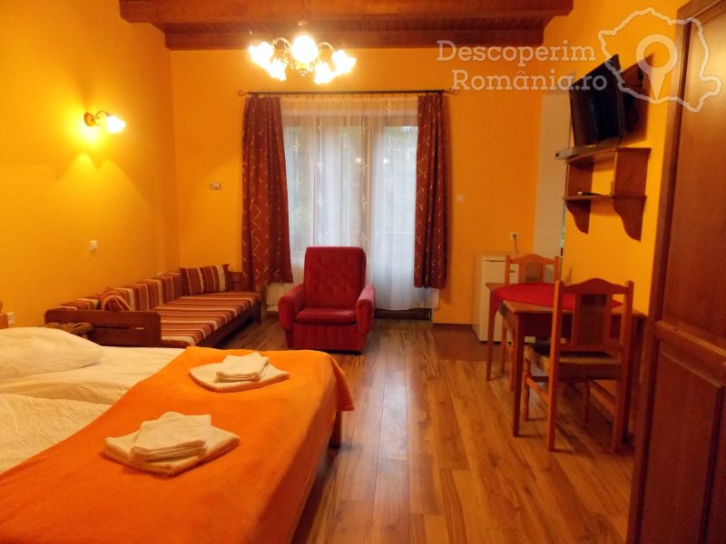 Cazare-la-Pensiunea-Flora-din-Baile-Tusnad-Tinutul-Secuiesc-5-800x600 Cazare la Pensiunea Flora din Baile Tusnad - Tinutul Secuiesc (5)