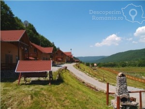 Cazare-la-Pensiunea-ActivRelax-din-Izvoare-Harghita-Tinutul-Secuiec-9-min-300x225 Cazare la Pensiunea ActivRelax din Izvoare - Harghita - Tinutul Secuiec (9)-min