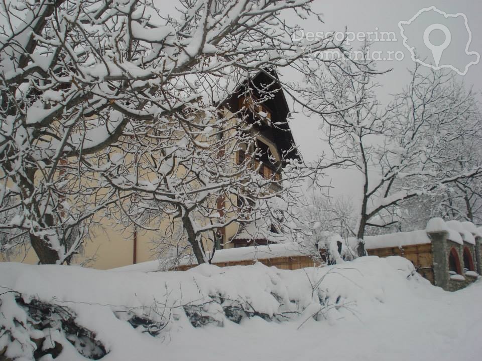 Cazare la Pensiunea Casa din Salcami din Polovragi - Gorj - Oltenia