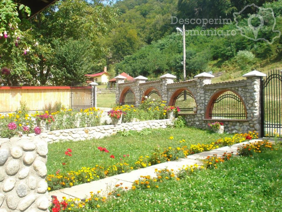 Cazare la Pensiunea Casa din Salcami din Polovragi - Gorj - Oltenia