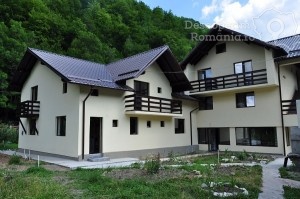 Cazare-la-Pensiunea-Ciobanelu-din-Malaia-Valcea-Oltenia-1-300x199 Cazare la Pensiunea Ciobanelu din Malaia - Valcea - Oltenia (1)