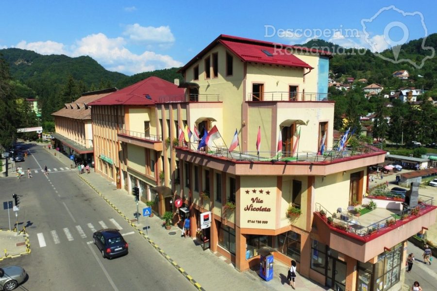 Cazare-la-Vila-Nicoleta-din-Baile-Olanesti-Valcea-Oltenia-5-900x600 Cazare la Vila Nicoleta din Baile Olanesti - Valcea - Oltenia (5)