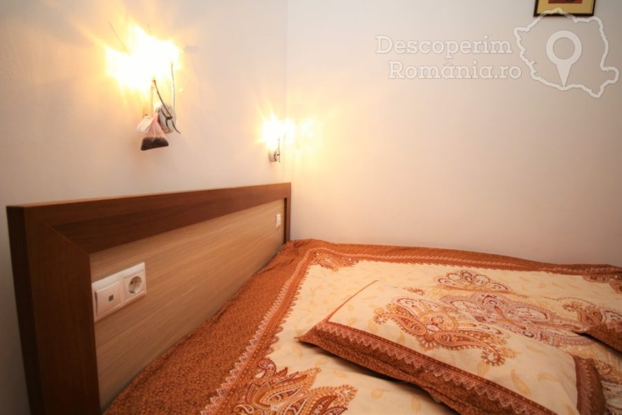 Cazare-la-Vila-Nicoleta-din-Baile-Olanesti-Valcea-Oltenia-50-900x600 Cazare la Vila Nicoleta din Baile Olanesti - Valcea - Oltenia (50)