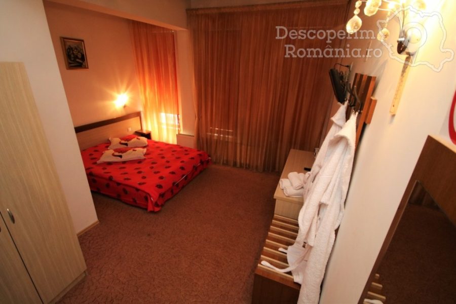 Cazare-la-Vila-Nicoleta-din-Baile-Olanesti-Valcea-Oltenia-65-900x600 Cazare la Vila Nicoleta din Baile Olanesti - Valcea - Oltenia (65)