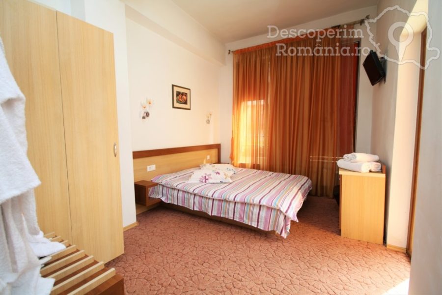 Cazare-la-Vila-Nicoleta-din-Baile-Olanesti-Valcea-Oltenia-82-900x600 Cazare la Vila Nicoleta din Baile Olanesti - Valcea - Oltenia (82)