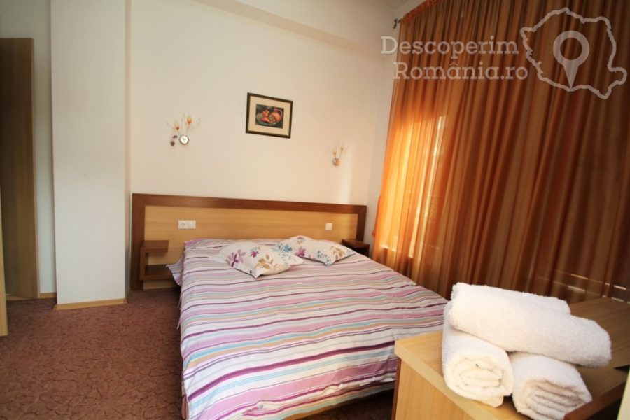 Cazare-la-Vila-Nicoleta-din-Baile-Olanesti-Valcea-Oltenia-83-900x600 Cazare la Vila Nicoleta din Baile Olanesti - Valcea - Oltenia (83)