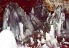 Ghetarul-de-la-Scarisoara-Inima-de-gheata-a-Muntilor-Apuseni-14-142x100 Ghețarul de la Scărișoara – inima de gheață a Munților Apuseni