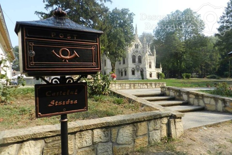 Cazare-la-Castelul-Sturdza-din-Miclauseni-Iasi-Moldova-1-900x600 Cazare la Castelul Sturdza din Miclauseni - Iasi - Moldova (1)