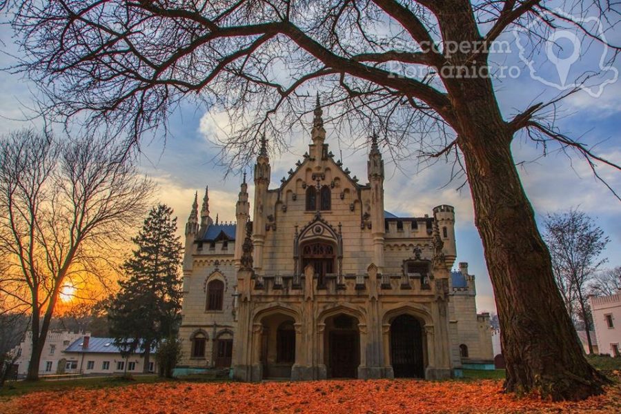 Cazare-la-Castelul-Sturdza-din-Miclauseni-Iasi-Moldova-5-900x600 Cazare la Castelul Sturdza din Miclauseni - Iasi - Moldova (5)