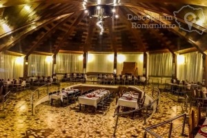 Cazare-la-Hotel-Pelerinul-din-Durau-Neamt-Moldova-19-300x200 Cazare la Hotel Pelerinul din Durau - Neamt - Moldova (19)