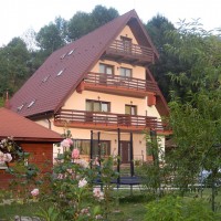 Cazare la Pensiunea Casa Altfel din Malaia - Oltenia
